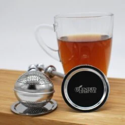 Blended Lifestyle® Theezeef Met Veer - Set Van 2 - Inclusief Lekplaatjes - Geschikt Voor Losse Kruiden 14 Blended Lifestyle® Theezeef Met Veer - Set Van 2 - Inclusief Lekplaatjes - Geschikt Voor Losse Kruiden -Koffiedranken 1200x1200 319