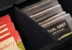 CasaLupo Theedoos Zwart 9-vaks - Met Fluweel - 23 X 23 Cm -Koffiedranken 1200x840 1