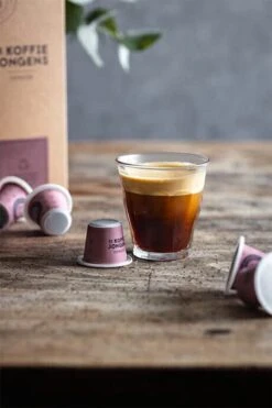 Nespresso Cups - De Koffiejongens - Espresso - 100% Biologisch Afbreekbaar - 60 Cups - 100% Nespresso Compatible 7 Nespresso Cups - De Koffiejongens - Espresso - 100% Biologisch Afbreekbaar - 60 Cups - 100% Nespresso Compatible -Koffiedranken 800x1200 8