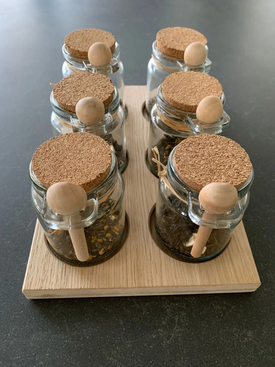 Theeplank Met 6 Potjes En Houten Lepel Voor Thee Theeplateau ( Vervanger Van Theedoos ) MeubelZwagerij 4 Theeplank Met 6 Potjes En Houten Lepel Voor Thee Theeplateau ( Vervanger Van Theedoos ) MeubelZwagerij - Afbeelding 2